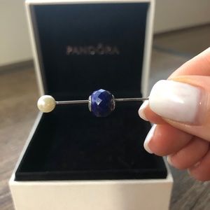Pandora essence “peace” charm